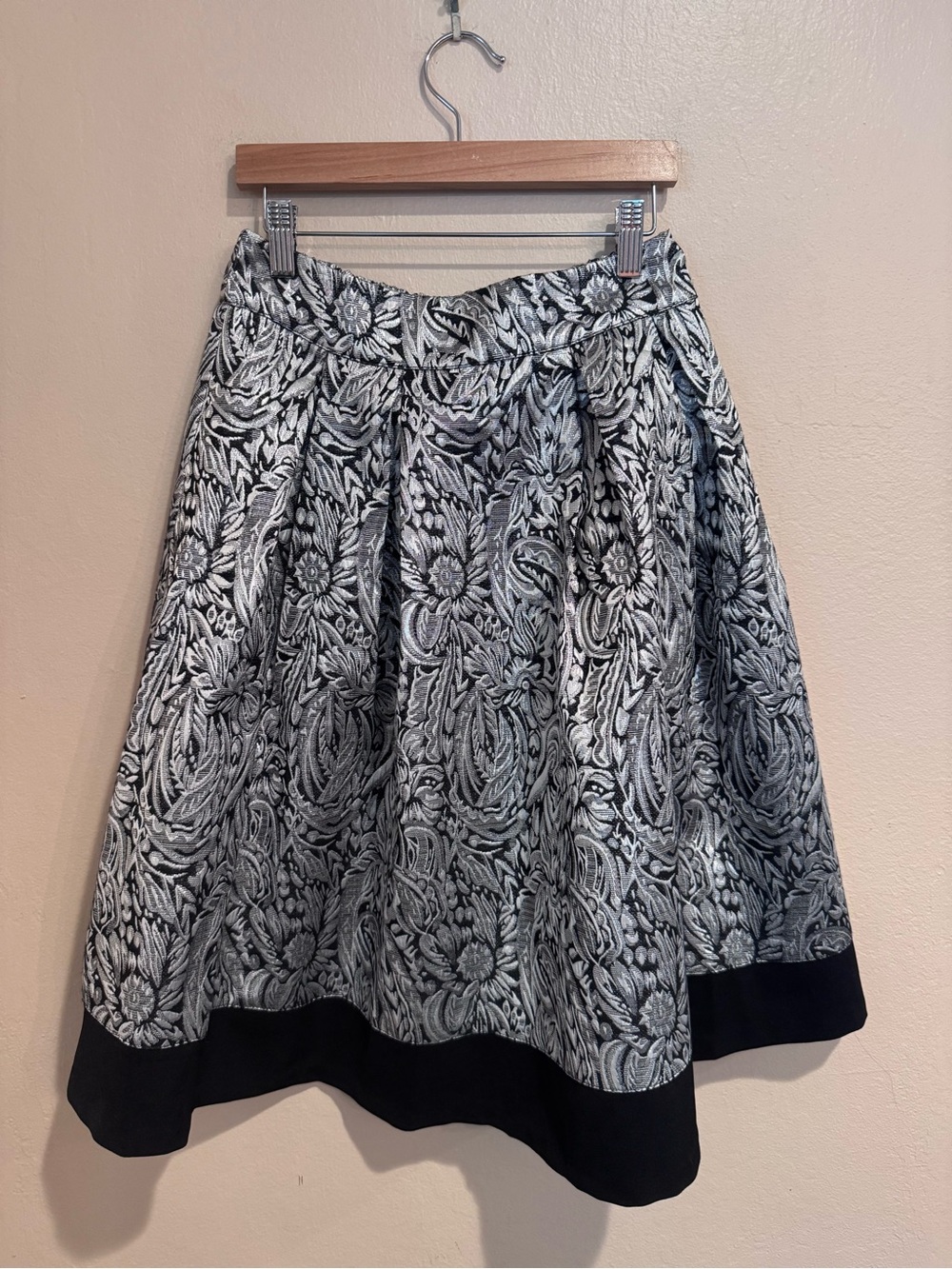 Gracia Elegant Black & Silver Floral Jacquard Circle Skirt W/Black Banded  Hem